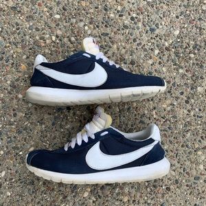 Nike men’s shoes size 9.5